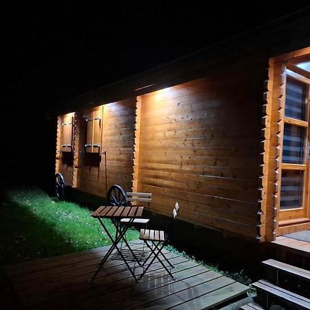 Roulotte La Boheme Est Son Spa En Baie De Somme Arrest ภายนอก รูปภาพ