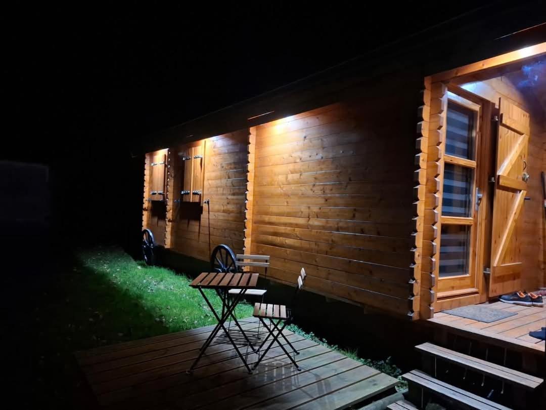 Roulotte La Boheme Est Son Spa En Baie De Somme Arrest ภายนอก รูปภาพ